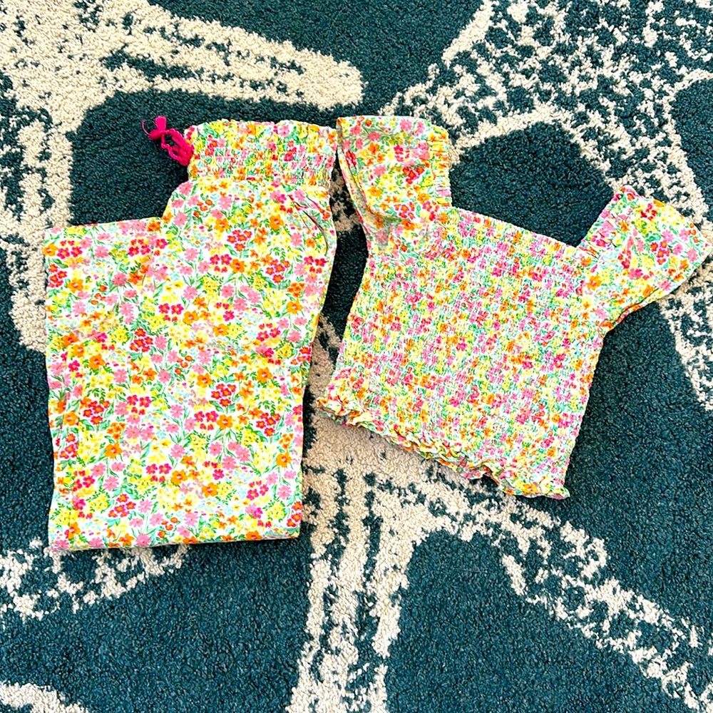 Girls size 7–8 Tommy Bahamas